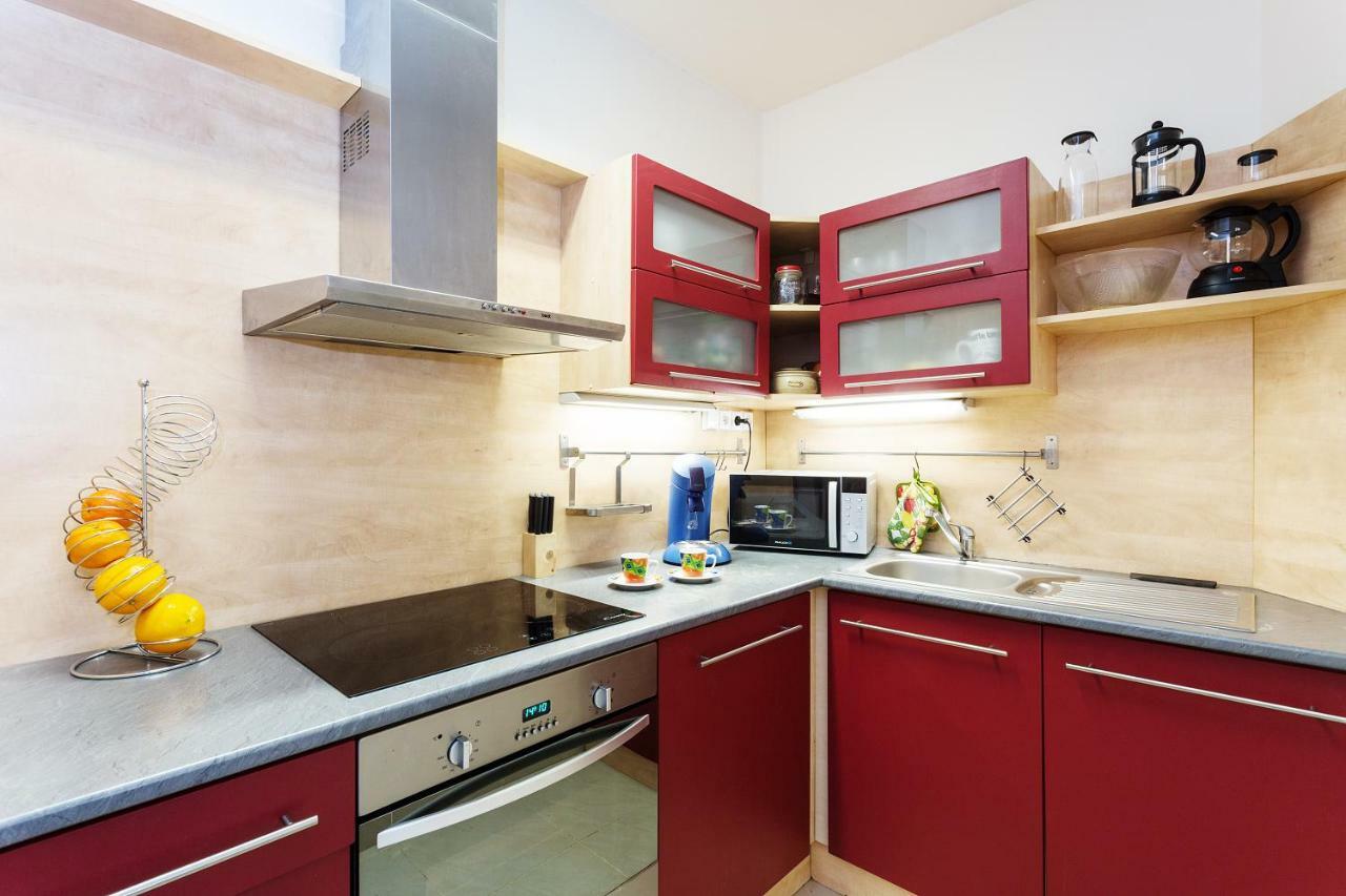 Stylish Apartment On Riverside Прага Экстерьер фото